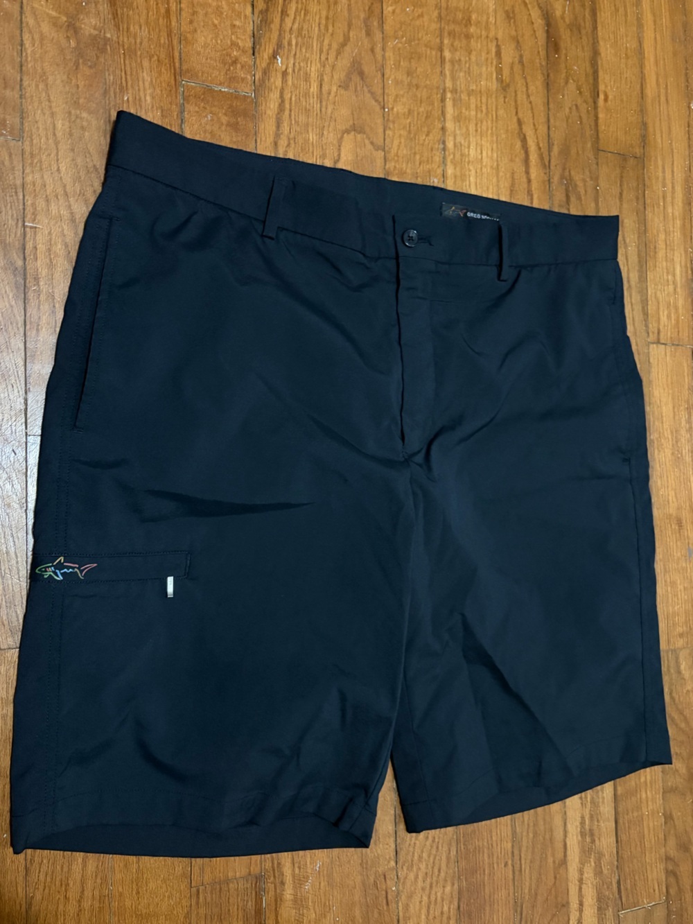 Greg Norman Collection Black Shorts Embroidered Shark Logo Mens 36 Golf